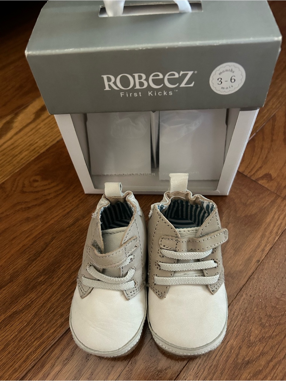 Robeez Infant Boy Cream and Tan Elijah Leather Shoes 3-6M